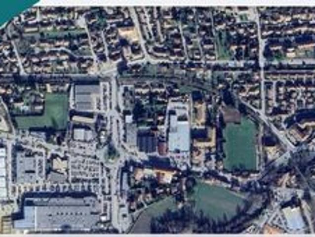 Terrain en zone commerciale
