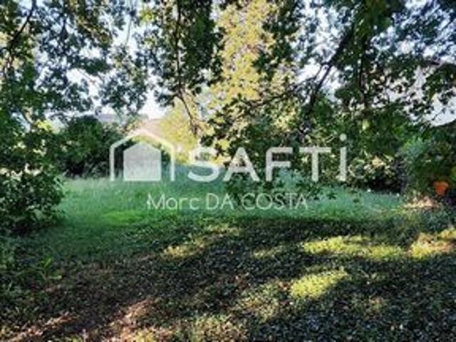 TERRAIN PLAT CONSTRUCTIBLE 985 M2 VIABILISE