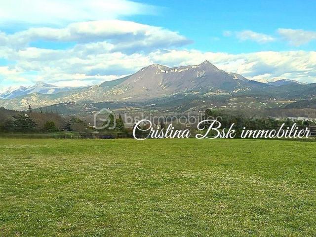 Terrain plat constructible 1 000 m² divisible – 5 mn Sud Digne les Bains