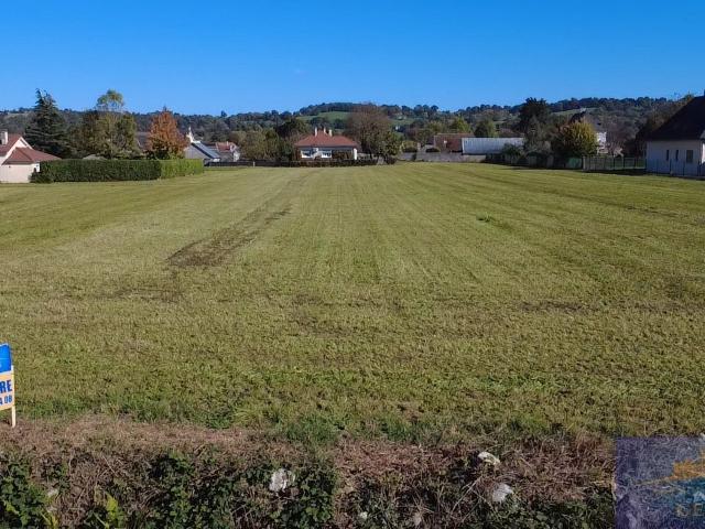 TERRAIN PLAT DE 1005M2