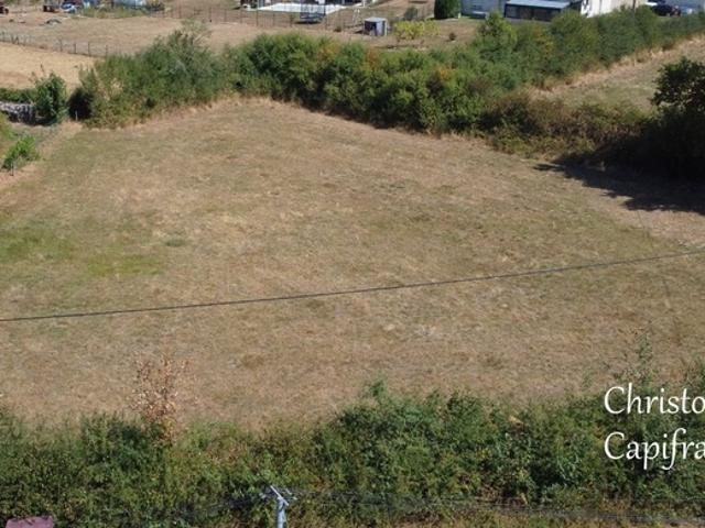 Terrain plat de 2500 m², à bâtir, à Garnat / Engièvre