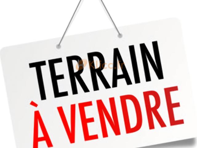 TERRAIN PLAT D'UNE SURFACE DE 1900M2