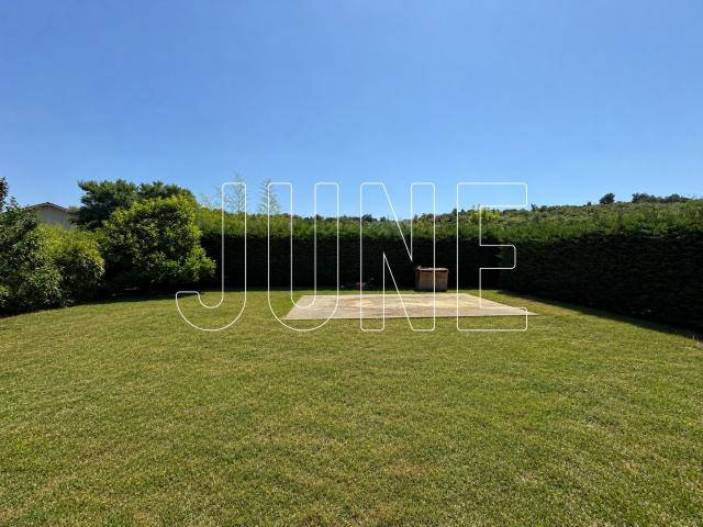 Terrain plat proche centre