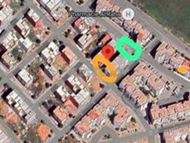 Terrain pour construction de commerces avec café et 3 étages
