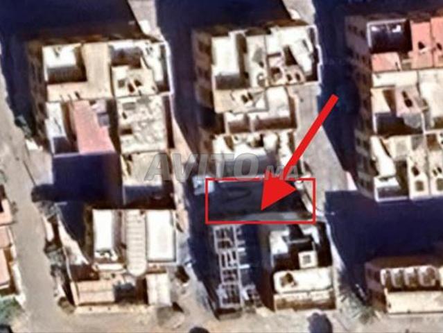 Terrain résidentiel avec deux façades à vendre