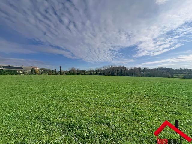 TERRAIN SUR SADROC