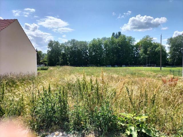 Terrain T 564m² Fleury Lot 9