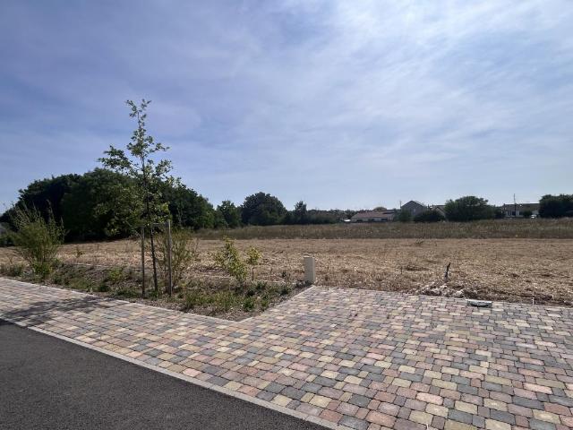 Terrain Taissy 648m2