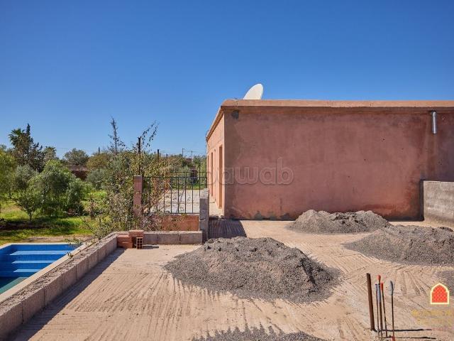 Terrain titré de 2,8 hectares et villa à Marrakech