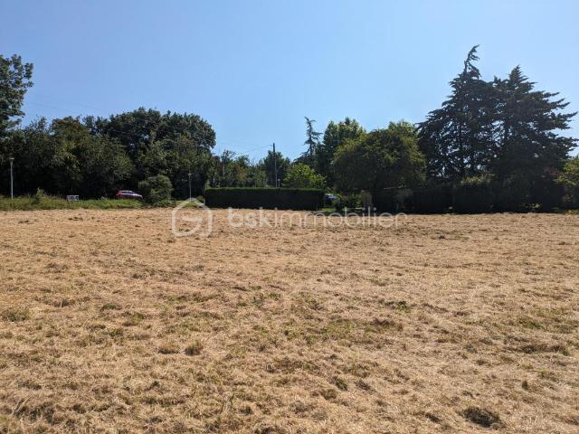 Terrain viabilisé 1 400 m² – Exposition sud – Lahitte, proche Auch