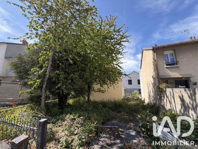 Terrain 149 m²