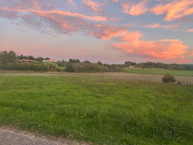 Terrain 1700 m2 puymiclan