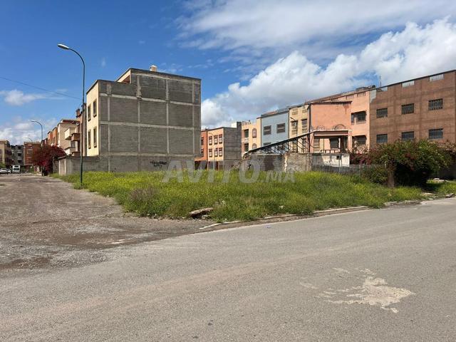 Terrain 171 m² – 3 façades