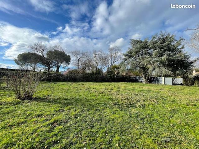 Terrain 1800 m2