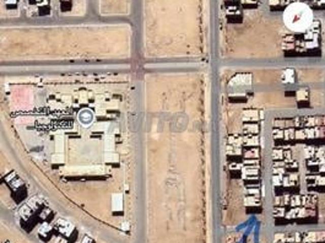 Terrain 180m2 R3 commercial