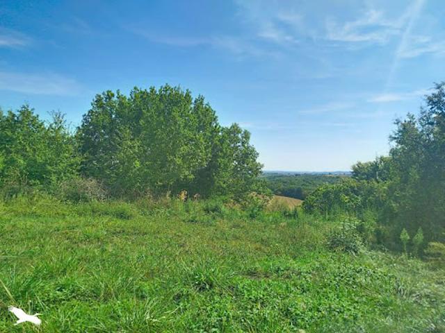 Terrain 1046 m2