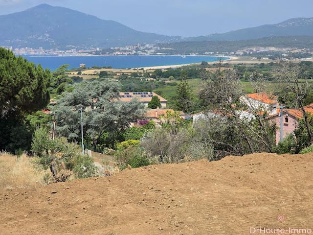 Terrain 1078 m2
