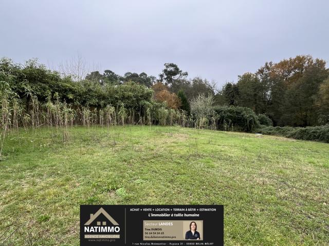 Terrain 1384 m2 centre bourg