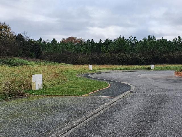 Terrain 1 008 m²