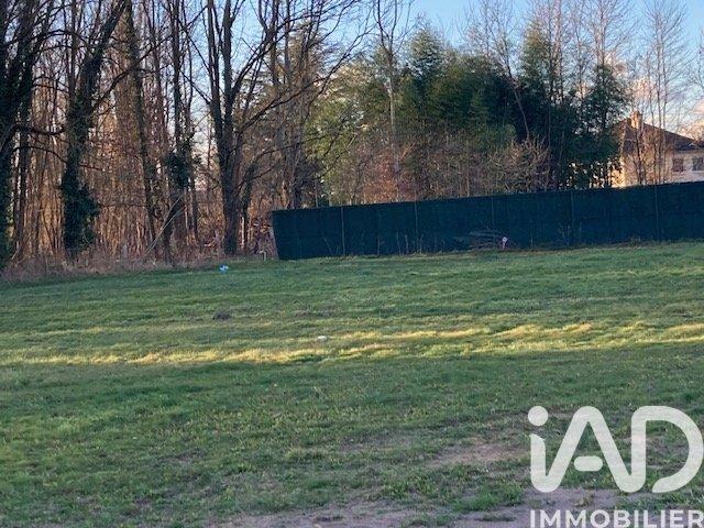 Terrain 1 008 m²