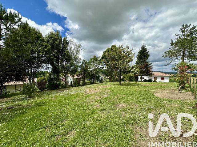 Terrain 1 035 m²