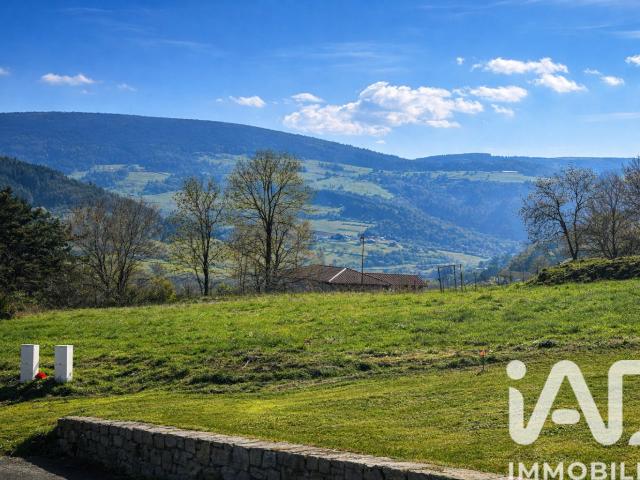 Terrain 1 039 m²