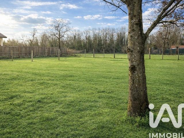 Terrain 1 046 m²