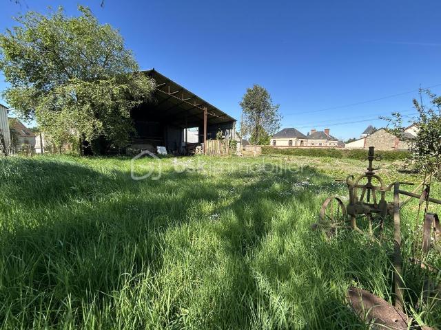 TERRAIN 1 041 m² AVEC HANGAR 225 m² – FORT POTENTIEL – ENVIRONNEMENT CALME