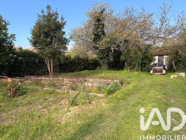 Terrain 1 050 m²