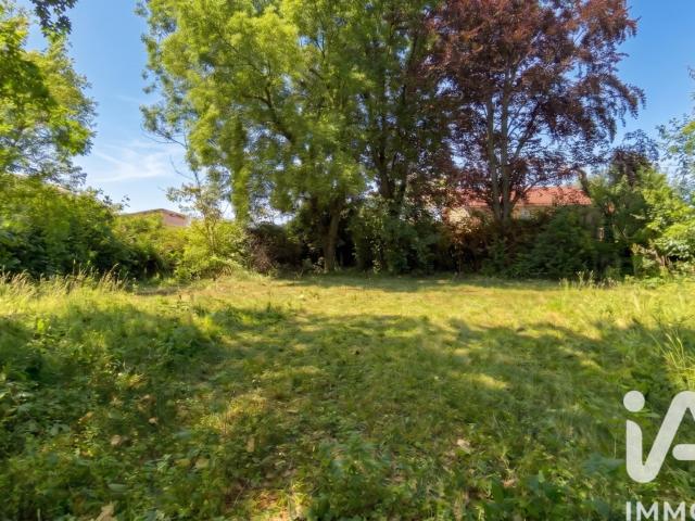 Terrain 1 050 m²