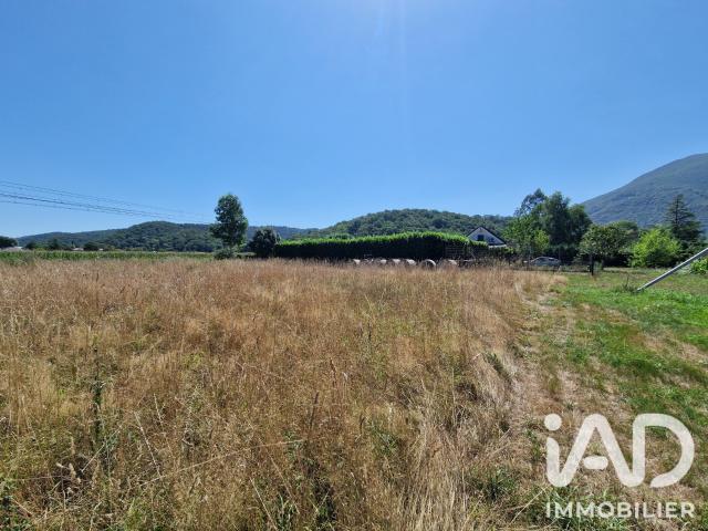 Terrain 1 050 m²