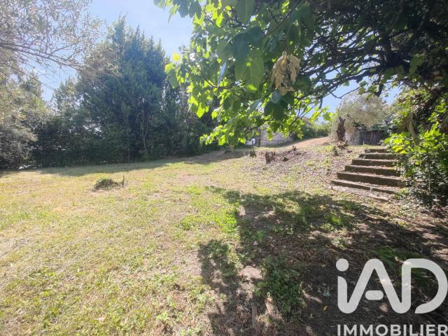 Terrain 1 050 m²
