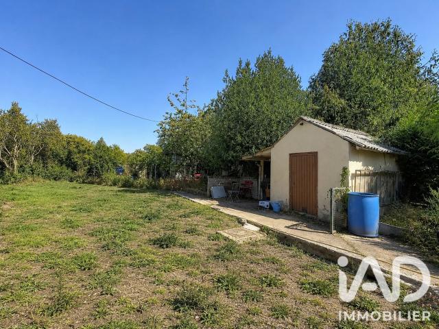 Terrain 1 051 m²