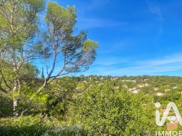 Terrain 1 078 m²