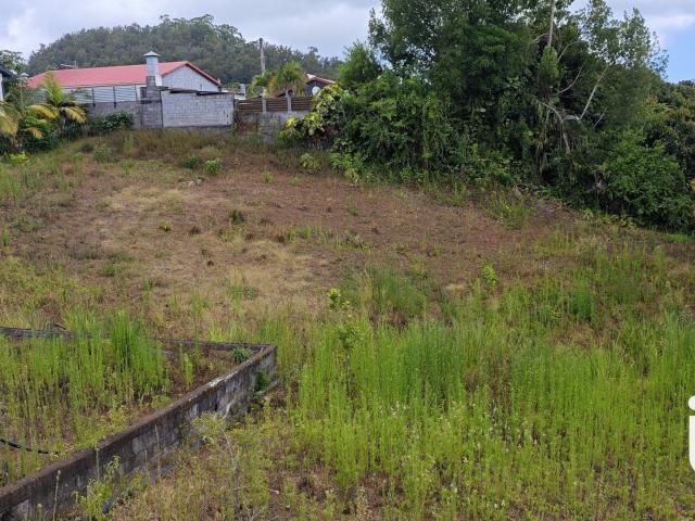 Terrain 1 080 m²