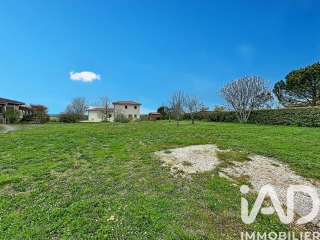 Terrain 1 242 m²