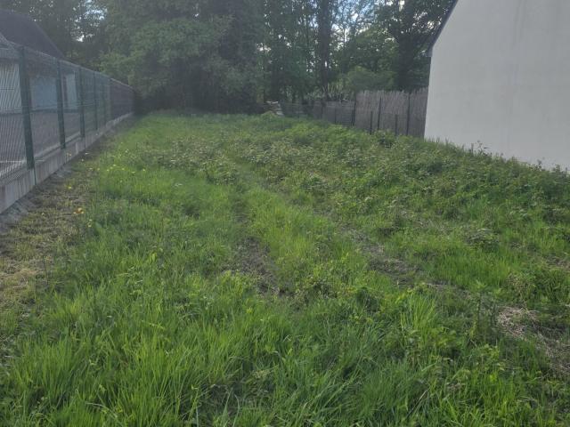 Terrain 1 300 m²