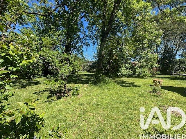 Terrain 1 327 m²