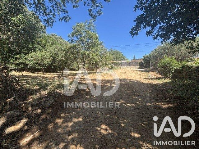 Terrain 1 320 m²