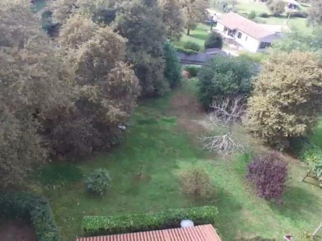 Terrain 1 350 m²