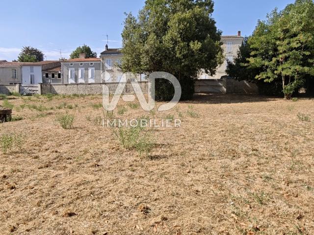 Terrain 1 636 m²