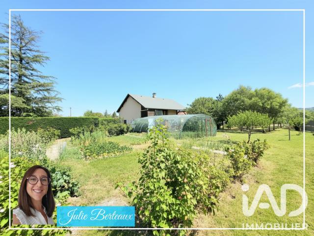 Terrain 1 800 m²
