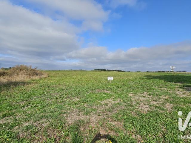 Terrain 1 858 m²