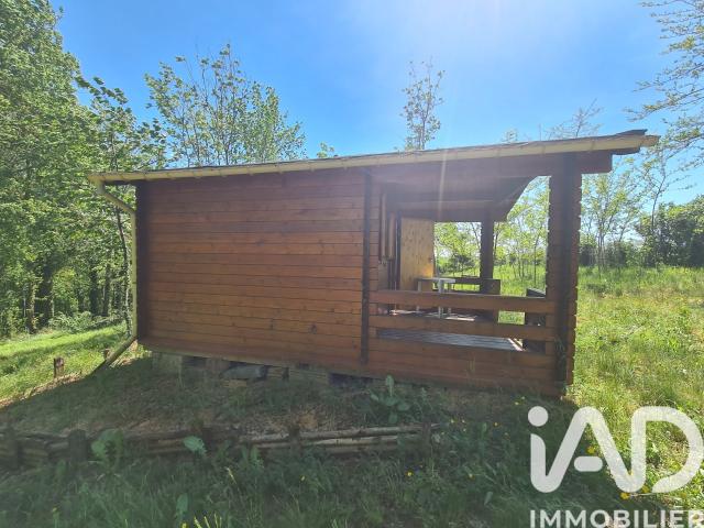 Terrain 1 900 m²