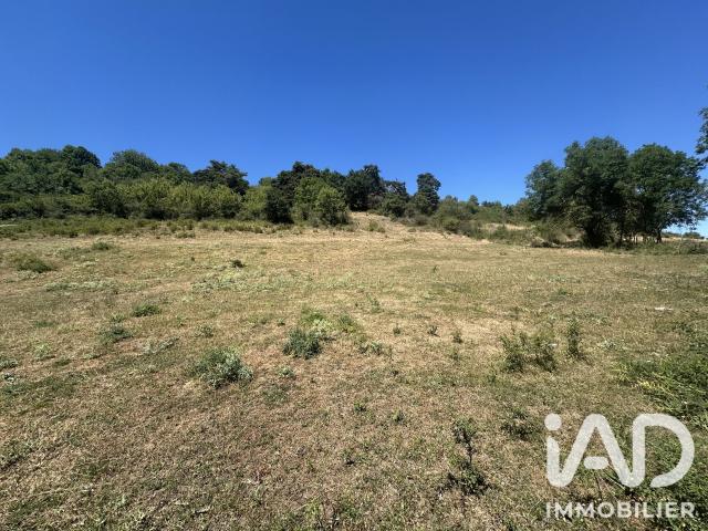 Terrain 1 900 m²