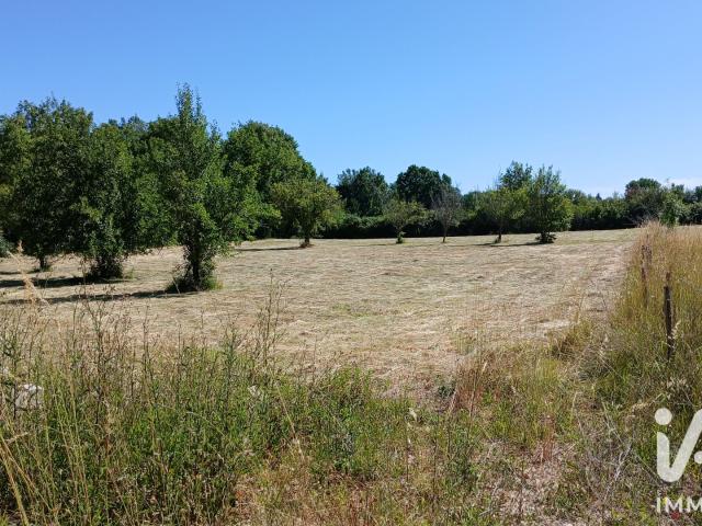 Terrain 1 929 m²