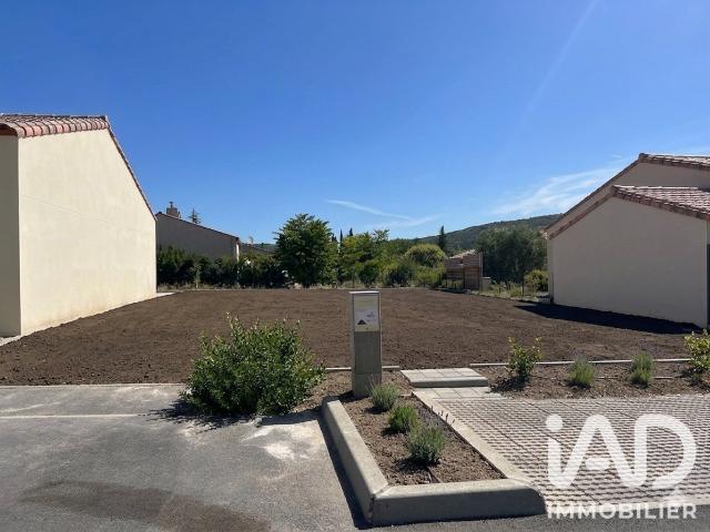 Terrain 260 m²