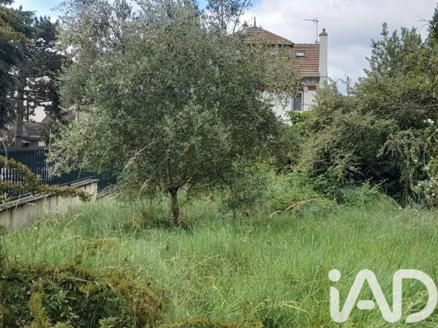 Terrain 273 m²