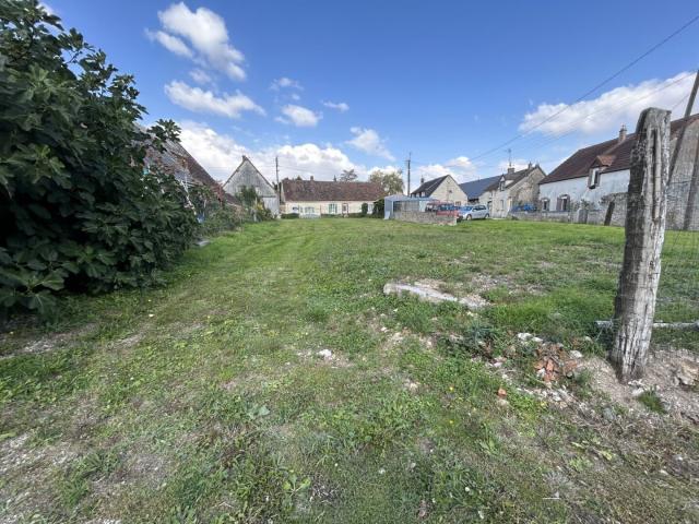 Terrain à bâtir de 644 m² à VOVES 28