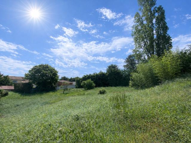 TERRAIN 200M2 POUR MAISON DE 75M2 LENTILLY